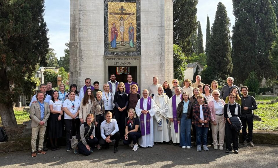 Popiežiškosios Šv. Kazimiero lietuvių kolegijos koplyčioje tradiciškai paminėta mirusiųjų diena