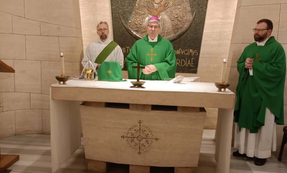 Vasario 16-osios minėjimas lietuvių koplyčioje Šv. Petro bazilikos grotose