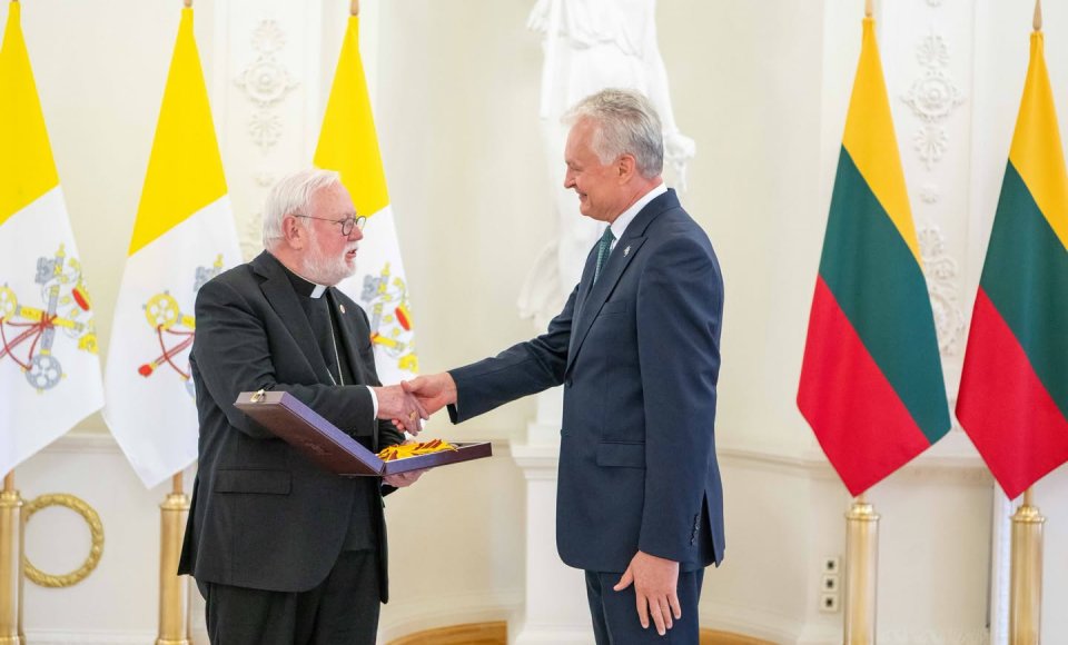 Arkivysk. Paului Richardui Gallagheriui įteiktas Lietuvos didžiojo kunigaikščio Gedimino ordino Didysis kryžius