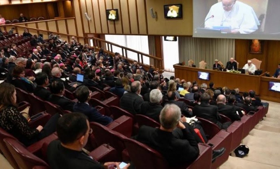 Vasario 16—18 d. Vatikane vyko konferencija „Ganytojai ir pasauliečiai pašaukti keliauti kartu“